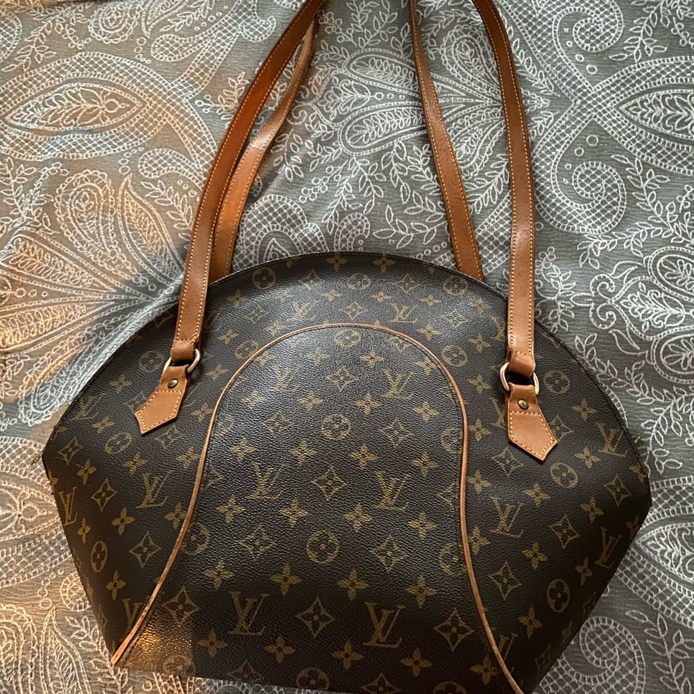 Louis Vuitton Ellipse Bag